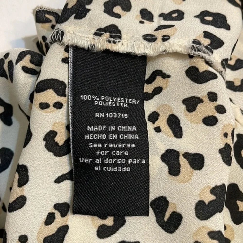 Zac & Rachel blouse animal print long sleeve blouse V Neck leopard Top Sz M